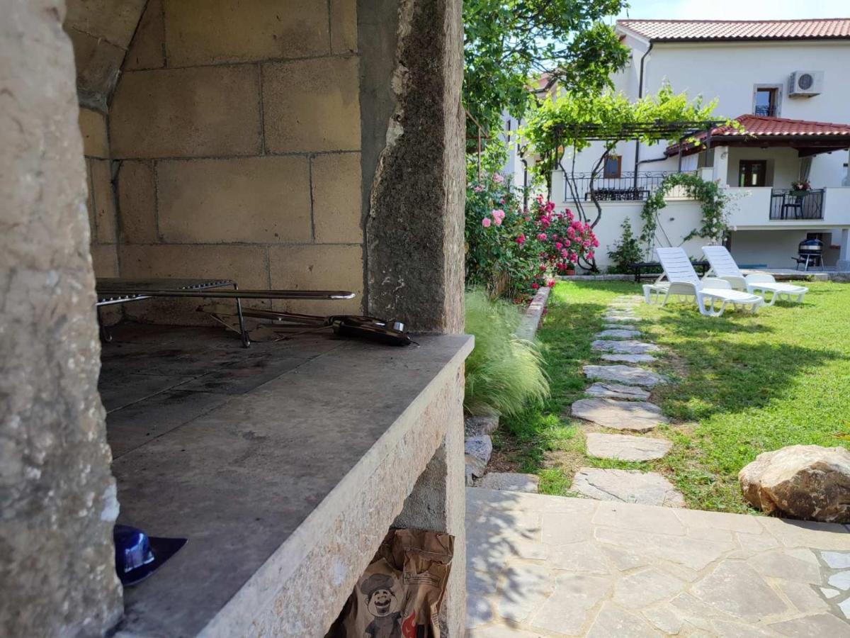 Kuca Dumar Vila Malinska Exterior foto
